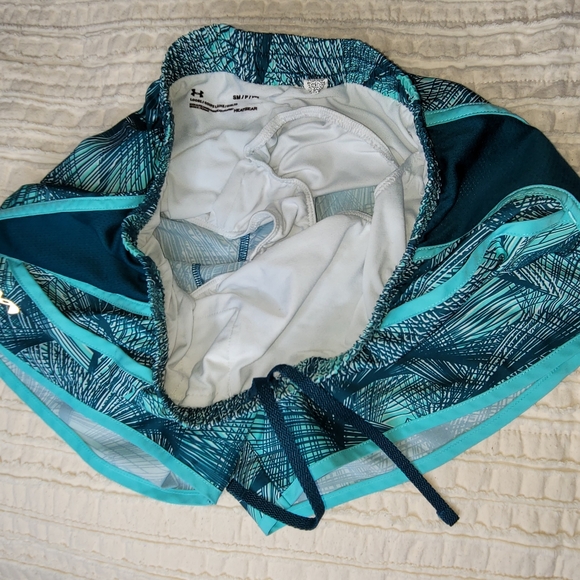 Women's Under Armour shorts small - Picture 4 of 6